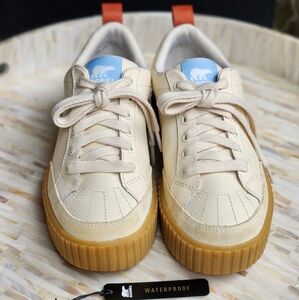 SOREL ONA AVE Women's Low Waterproof Sneaker size 8.5